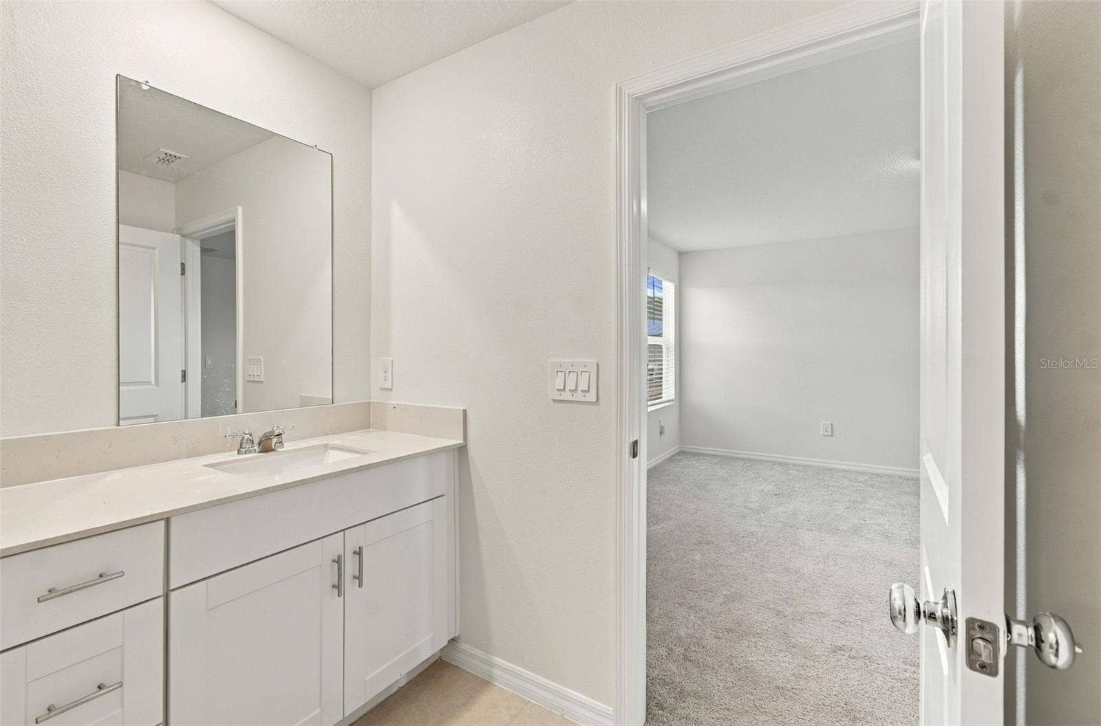 5821 YELLOW HORNBILL AVENUE, Wimauma, FL 33598 5821 YELLOW HORNBILL AVENUE, Wimauma, FL 33598