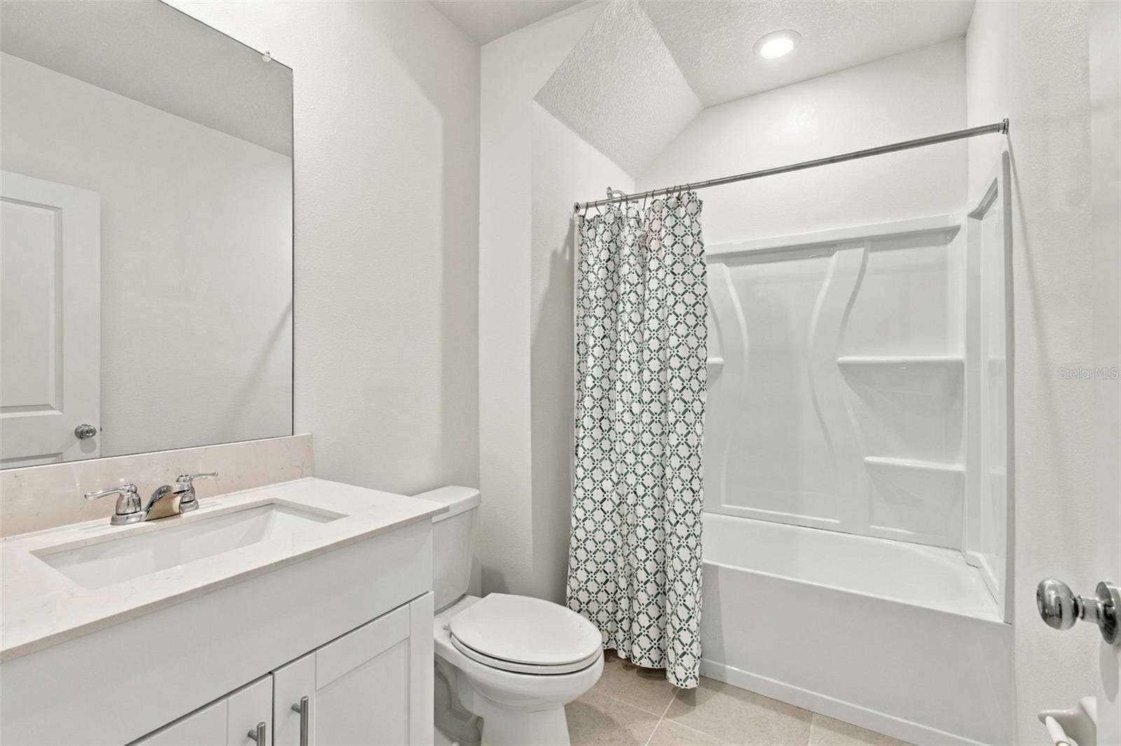 5821 YELLOW HORNBILL AVENUE, Wimauma, FL 33598 5821 YELLOW HORNBILL AVENUE, Wimauma, FL 33598