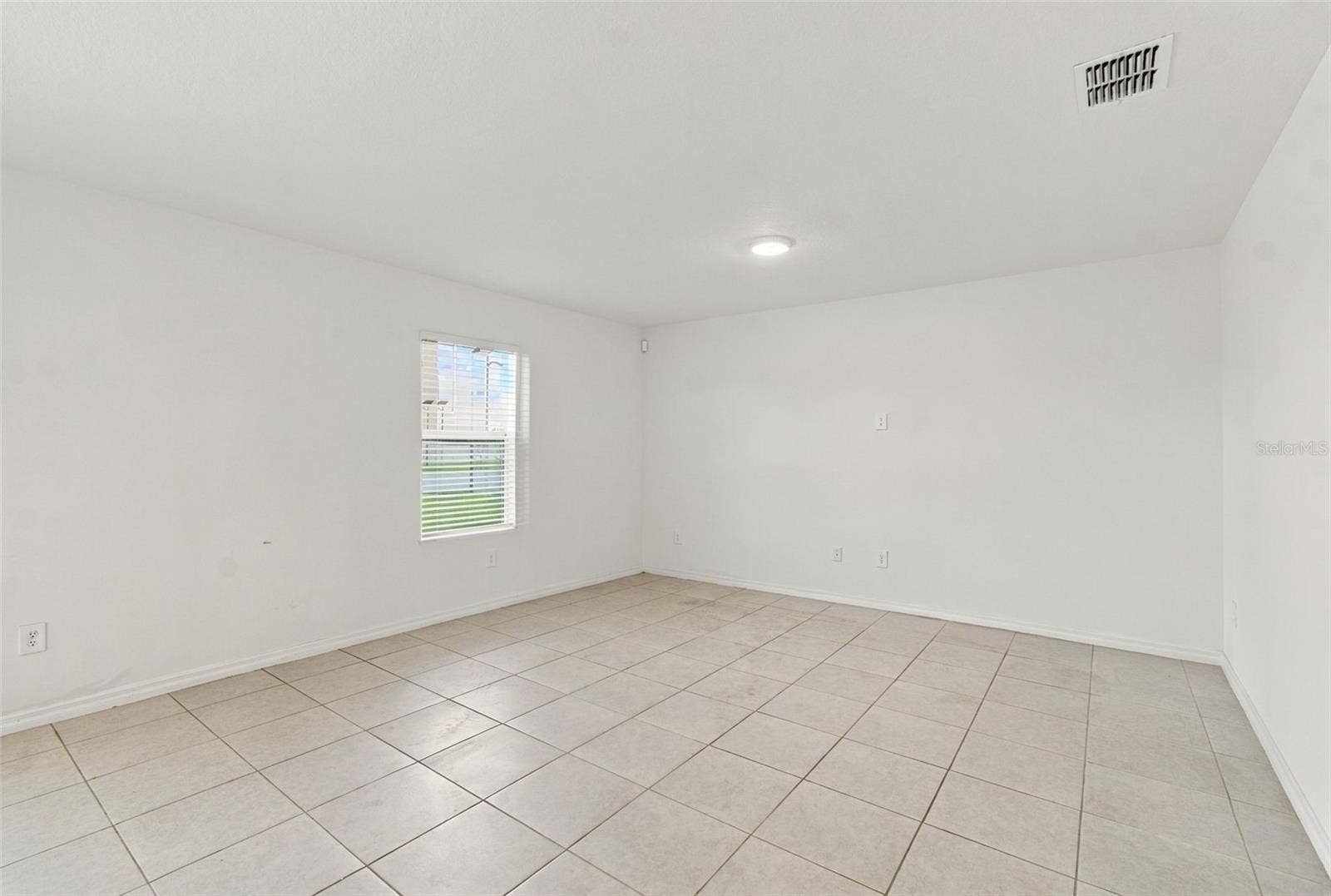 5821 YELLOW HORNBILL AVENUE, Wimauma, FL 33598 5821 YELLOW HORNBILL AVENUE, Wimauma, FL 33598