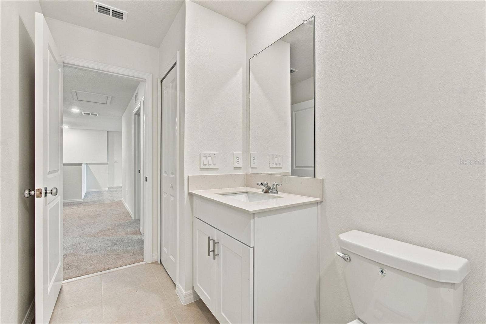 5821 YELLOW HORNBILL AVENUE, Wimauma, FL 33598 5821 YELLOW HORNBILL AVENUE, Wimauma, FL 33598