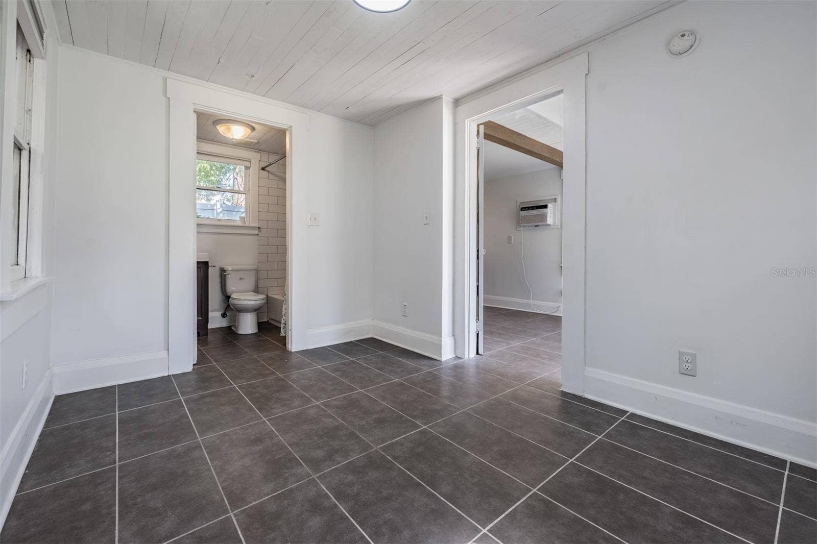 4109 N SEMINOLE AVENUE, Tampa, FL 33603 4109 N SEMINOLE AVENUE, Tampa, FL 33603