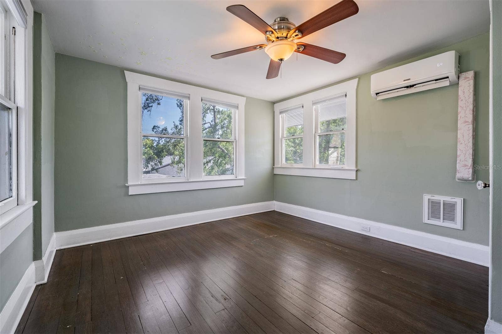 4109 N SEMINOLE AVENUE, Tampa, FL 33603 4109 N SEMINOLE AVENUE, Tampa, FL 33603