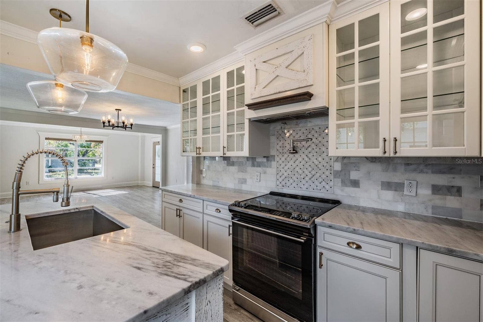 4109 N SEMINOLE AVENUE, Tampa, FL 33603 4109 N SEMINOLE AVENUE, Tampa, FL 33603