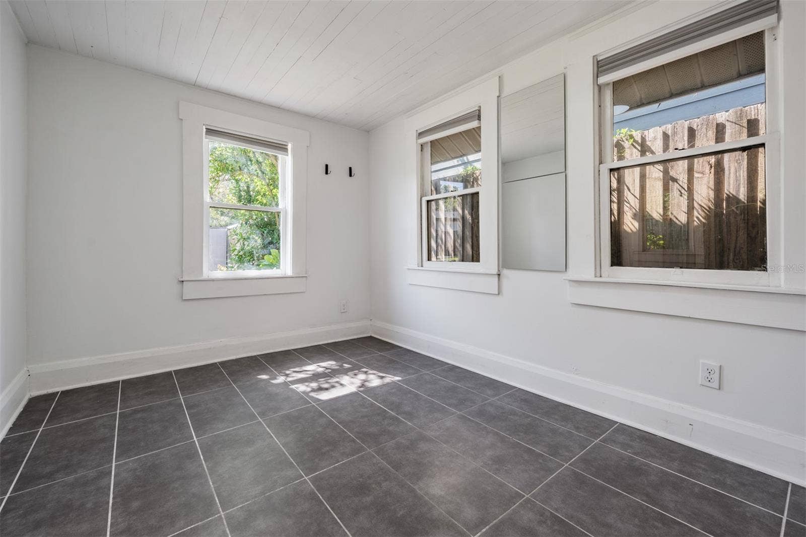 4109 N SEMINOLE AVENUE, Tampa, FL 33603 4109 N SEMINOLE AVENUE, Tampa, FL 33603