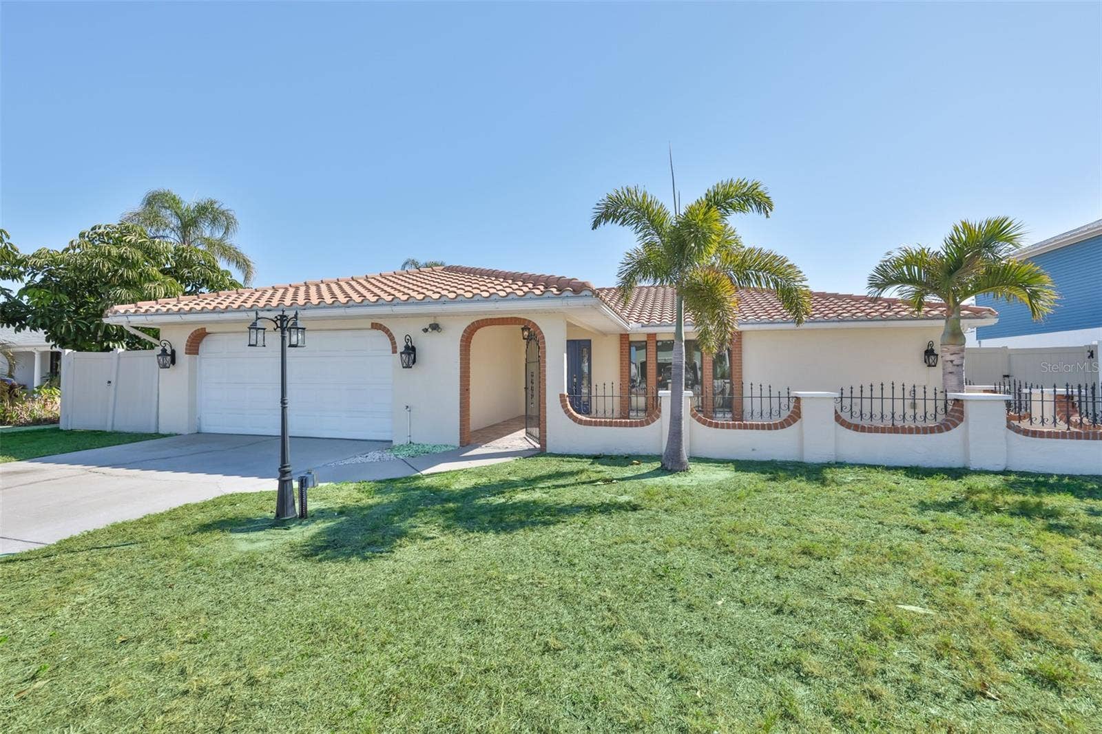 6523 KING PALM WAY, Apollo Beach, FL 33572 6523 KING PALM WAY, Apollo Beach, FL 33572