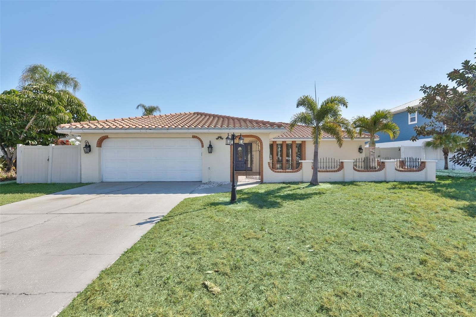 6523 KING PALM WAY, Apollo Beach, FL 33572 6523 KING PALM WAY, Apollo Beach, FL 33572