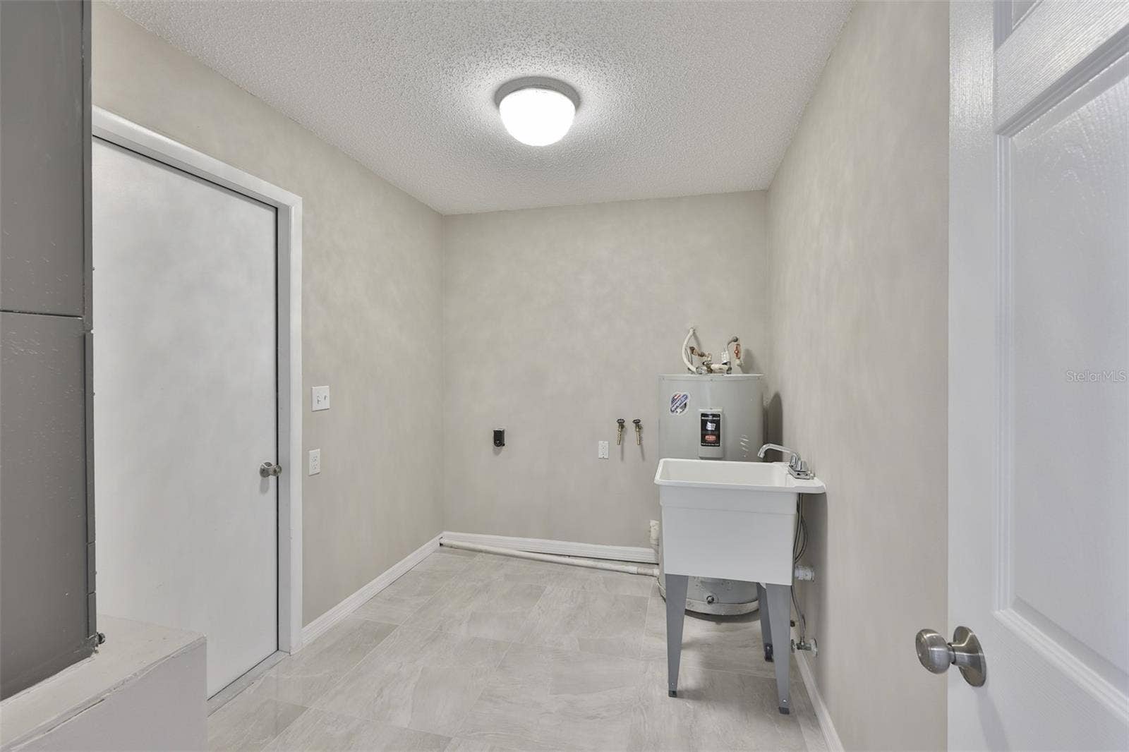6523 KING PALM WAY, Apollo Beach, FL 33572 6523 KING PALM WAY, Apollo Beach, FL 33572