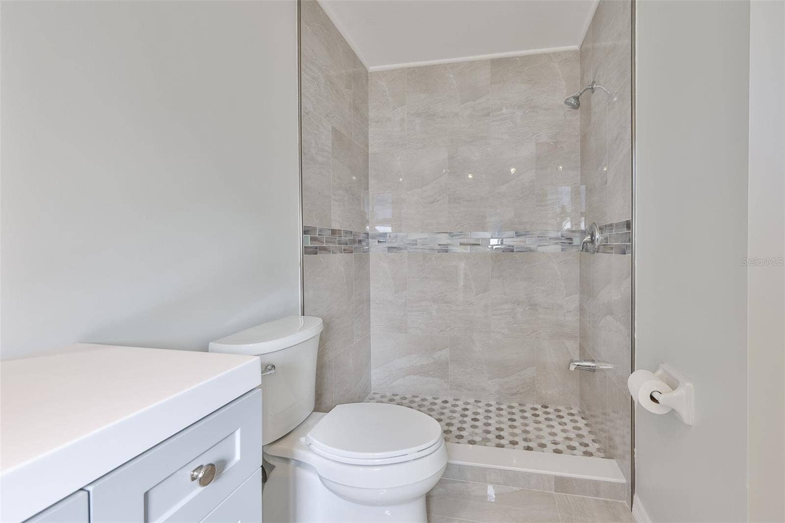6523 KING PALM WAY, Apollo Beach, FL 33572 6523 KING PALM WAY, Apollo Beach, FL 33572