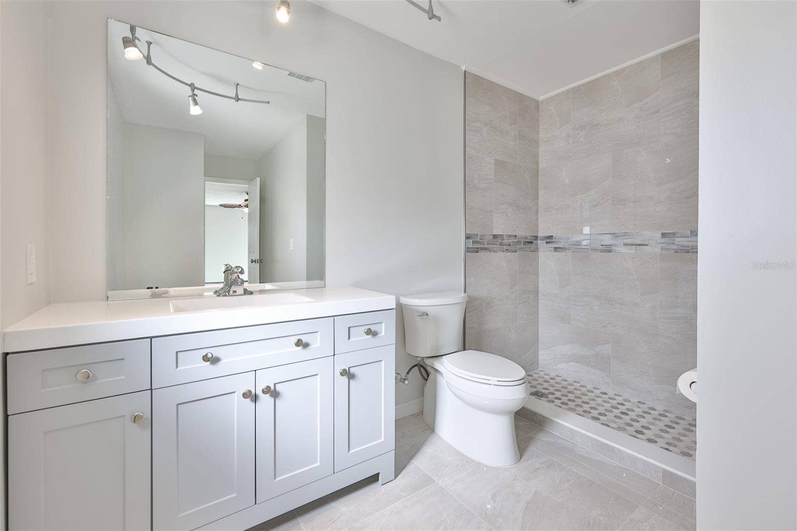 6523 KING PALM WAY, Apollo Beach, FL 33572 6523 KING PALM WAY, Apollo Beach, FL 33572