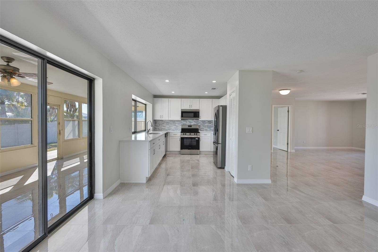 6523 KING PALM WAY, Apollo Beach, FL 33572 6523 KING PALM WAY, Apollo Beach, FL 33572