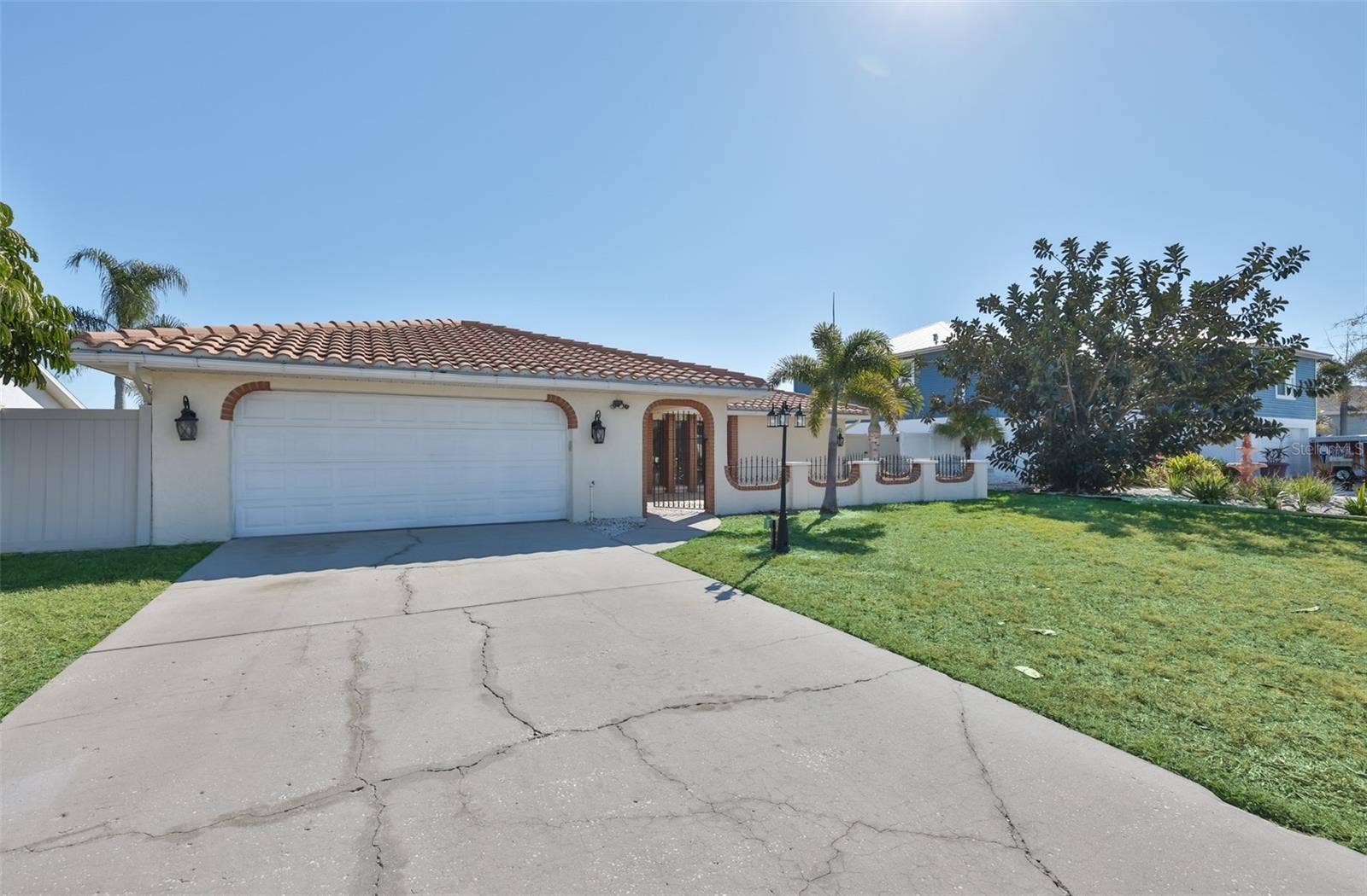 6523 KING PALM WAY, Apollo Beach, FL 33572 6523 KING PALM WAY, Apollo Beach, FL 33572
