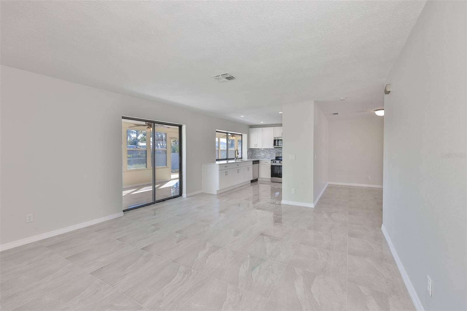 6523 KING PALM WAY, Apollo Beach, FL 33572 6523 KING PALM WAY, Apollo Beach, FL 33572