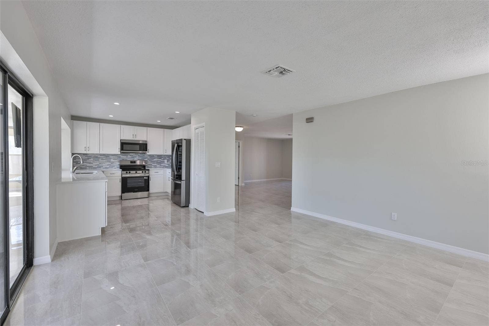 6523 KING PALM WAY, Apollo Beach, FL 33572 6523 KING PALM WAY, Apollo Beach, FL 33572