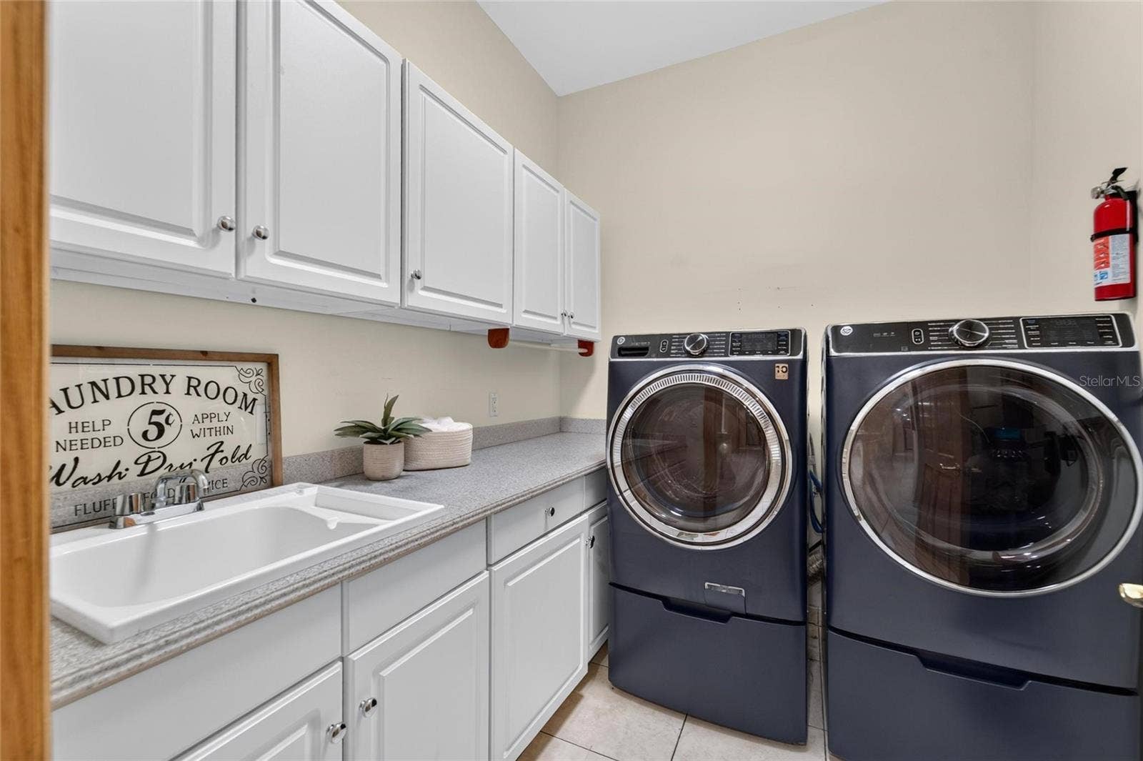 1009 EMERALD CREEK DRIVE, Valrico, FL 33596 1009 EMERALD CREEK DRIVE, Valrico, FL 33596