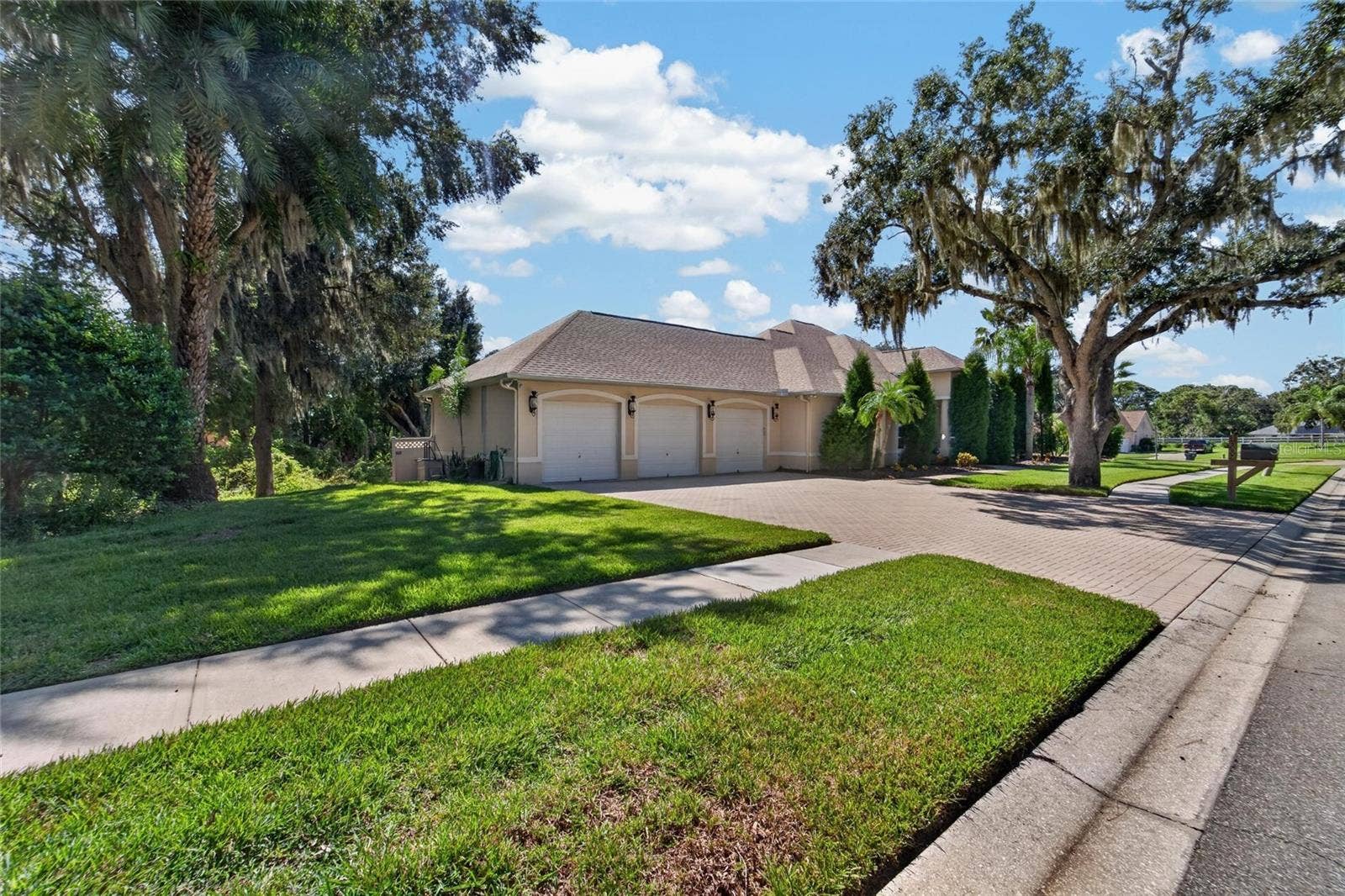 1009 EMERALD CREEK DRIVE, Valrico, FL 33596 1009 EMERALD CREEK DRIVE, Valrico, FL 33596
