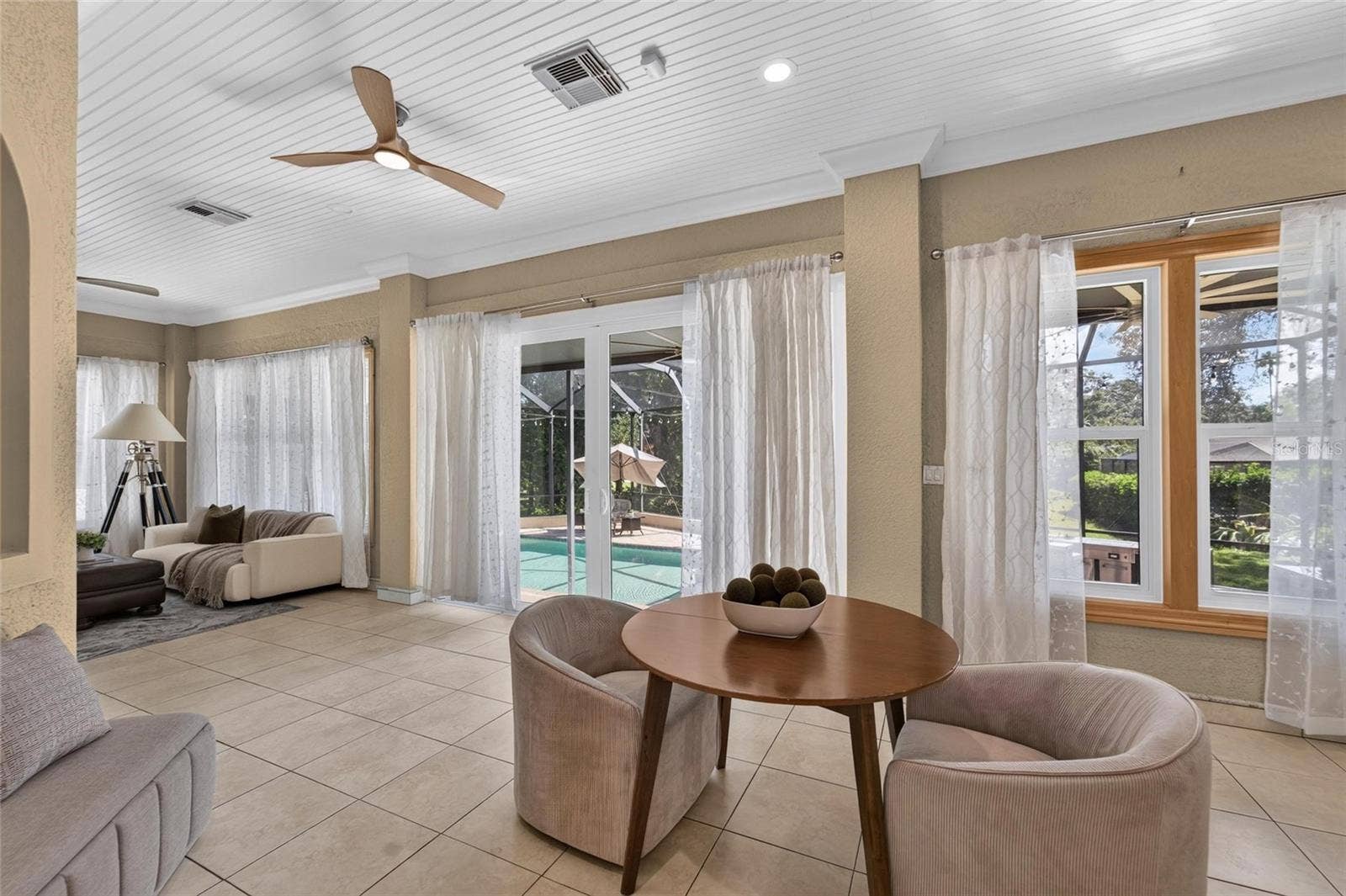 1009 EMERALD CREEK DRIVE, Valrico, FL 33596 Lanai