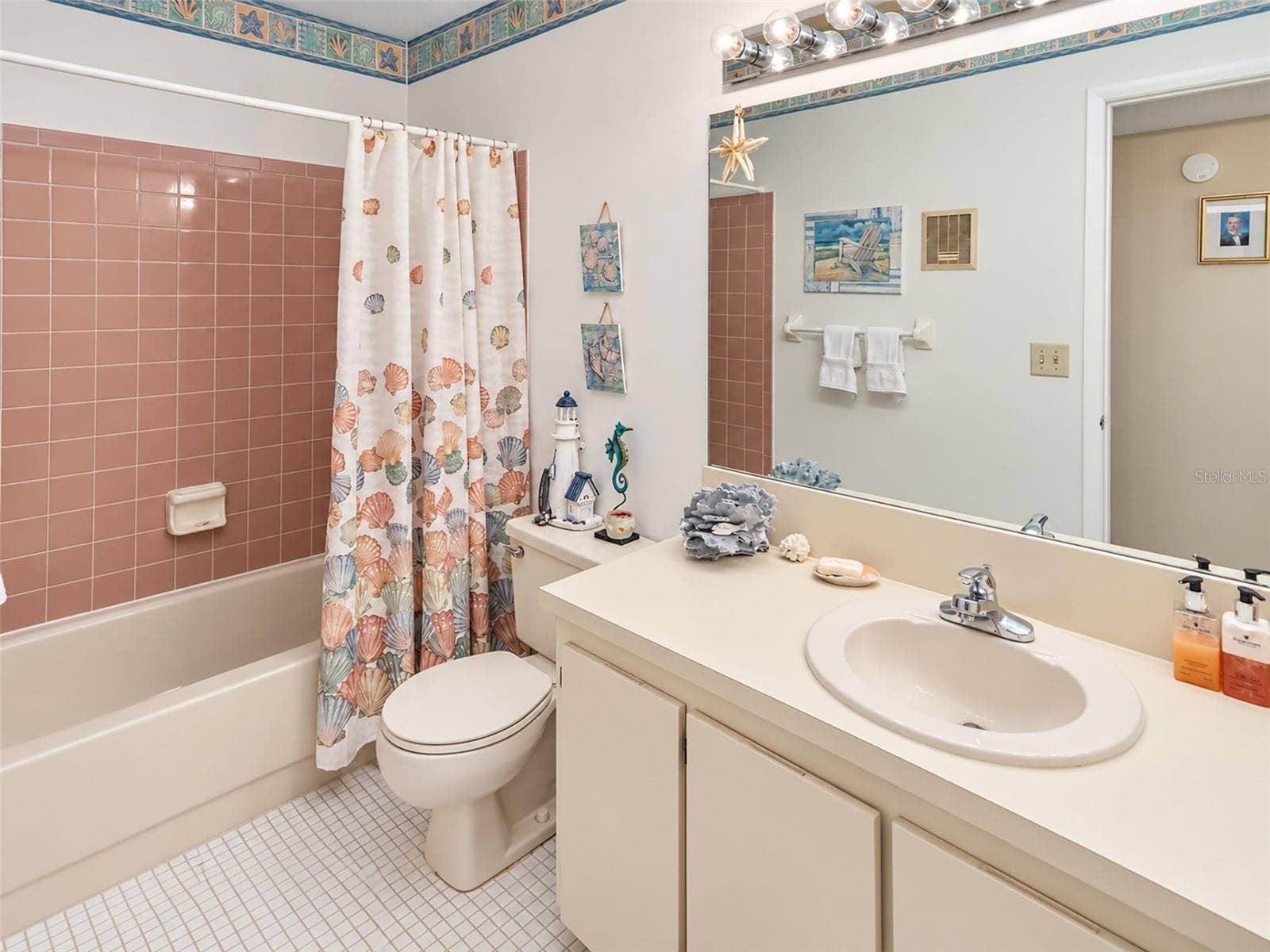 6016 LAKETREE LANE, #C, Temple Terrace, FL 33617 6016 LAKETREE LANE, #C, Temple Terrace, FL 33617