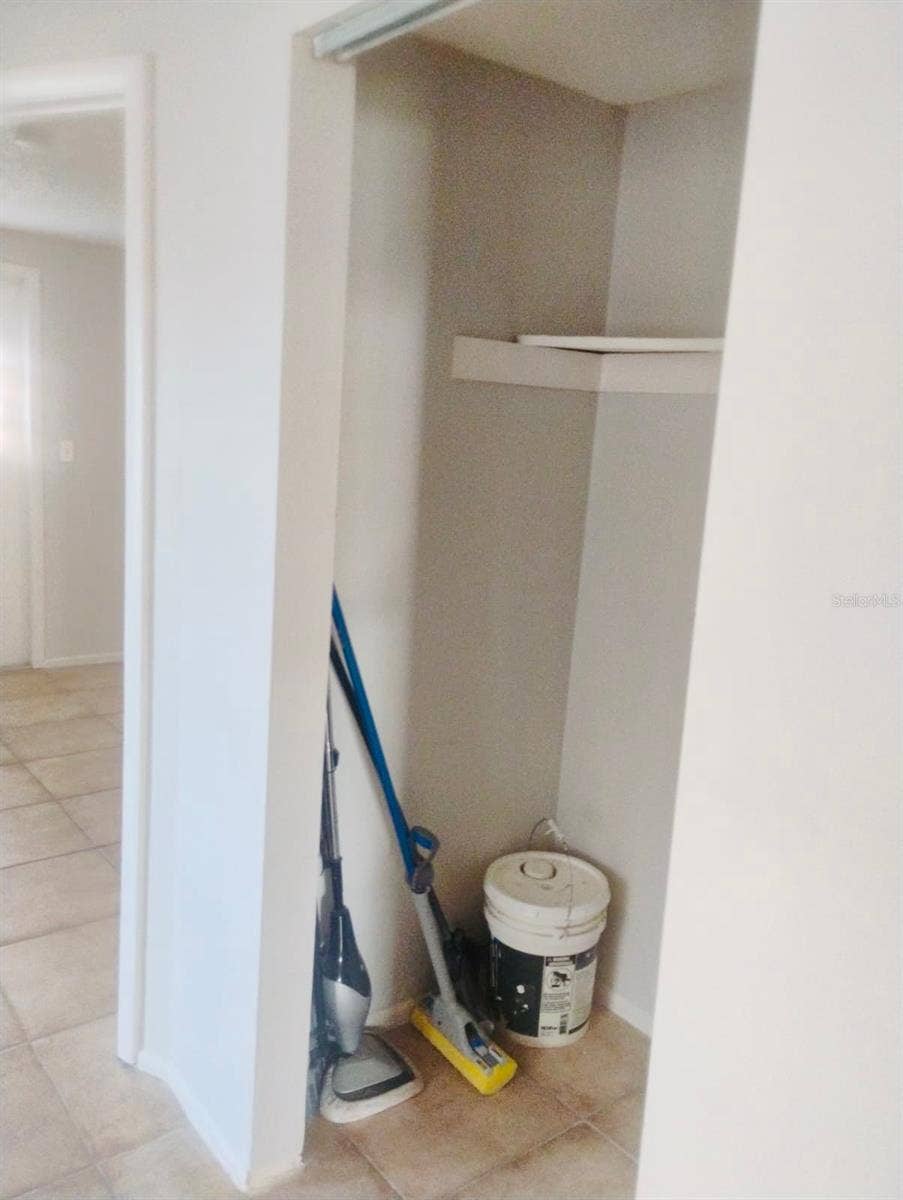 1011 57TH AVENUE TERRACE E, Bradenton, FL 34203 1011 57TH AVENUE TERRACE E, Bradenton, FL 34203
