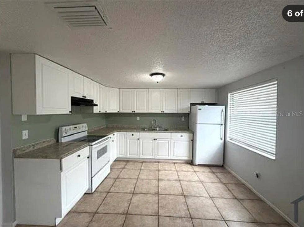 1011 57TH AVENUE TERRACE E, Bradenton, FL 34203 1011 57TH AVENUE TERRACE E, Bradenton, FL 34203