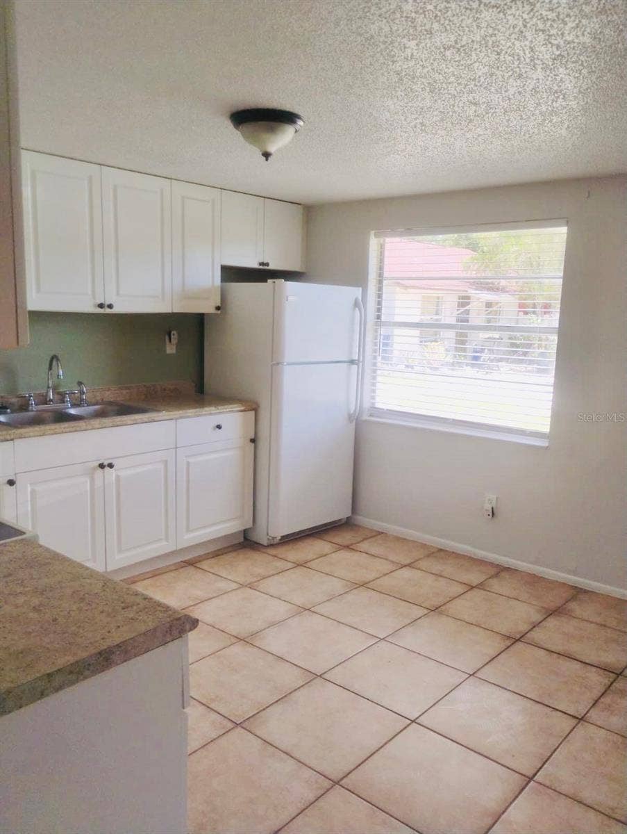 1011 57TH AVENUE TERRACE E, Bradenton, FL 34203 1011 57TH AVENUE TERRACE E, Bradenton, FL 34203