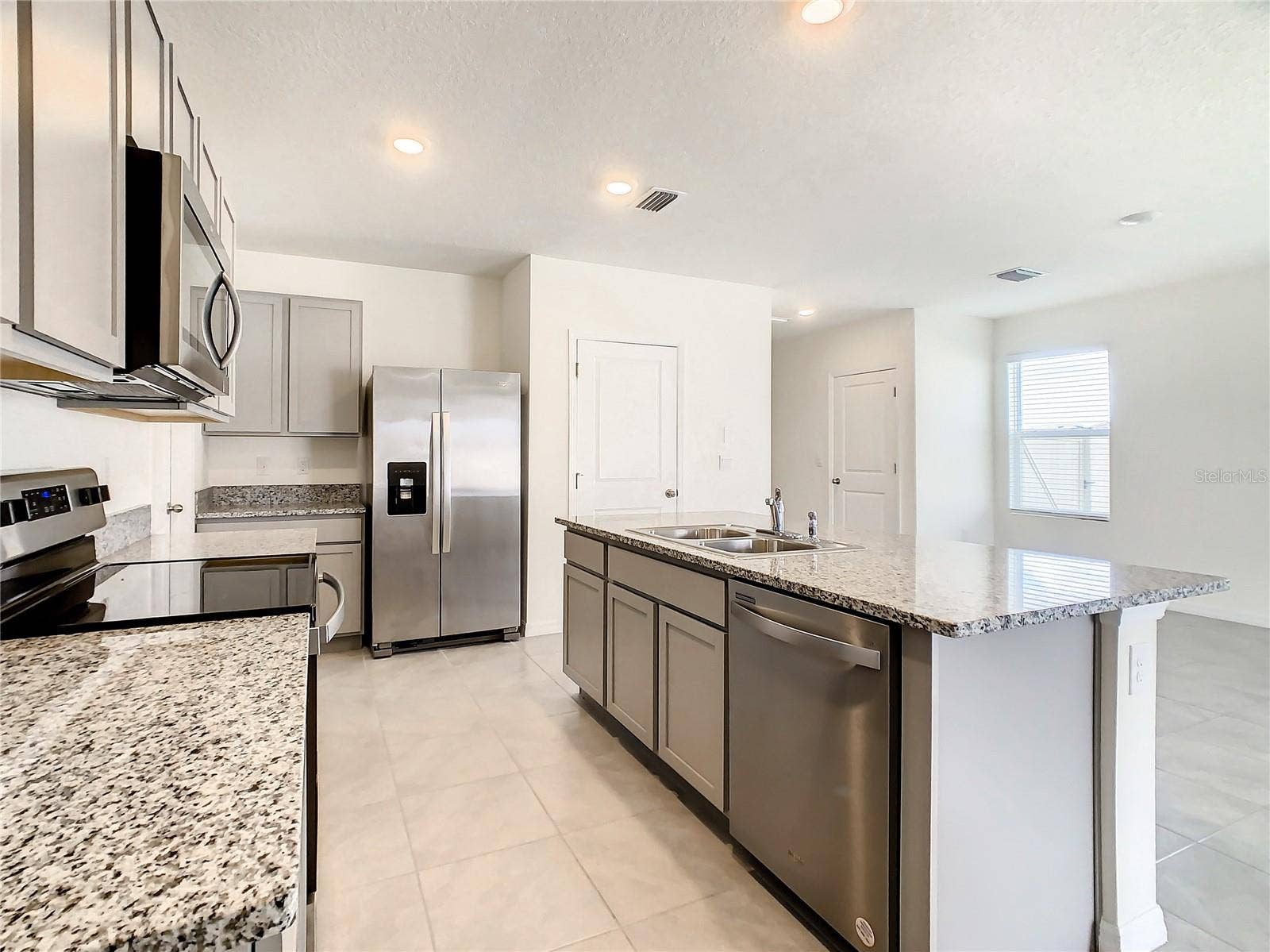 16506 MOSAIC OAR DRIVE, Wimauma, FL 33598