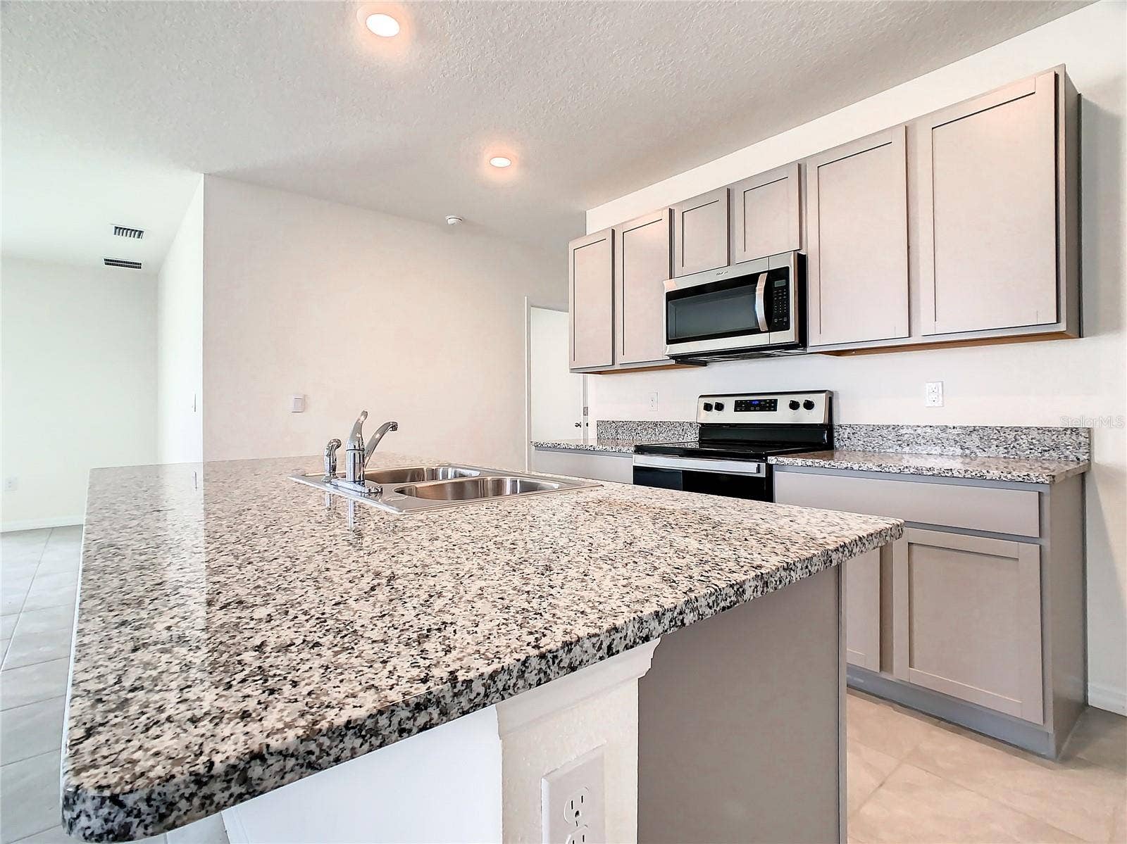 16506 MOSAIC OAR DRIVE, Wimauma, FL 33598
