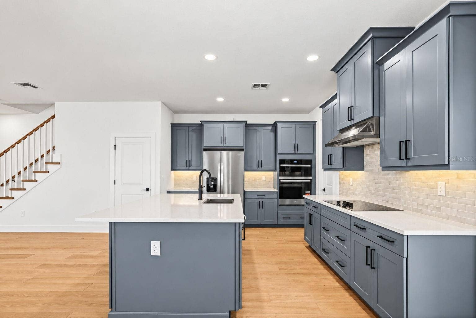 1585 SANDHILL COURT, Palm Harbor, FL 34684 1585 SANDHILL COURT, Palm Harbor, FL 34684