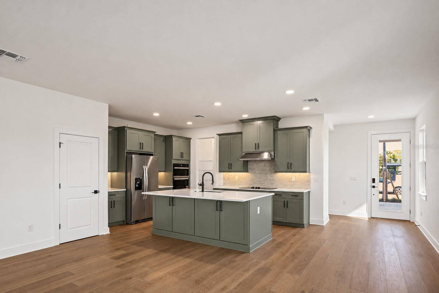 1585 SANDHILL COURT, Palm Harbor, FL 34684 1585 SANDHILL COURT, Palm Harbor, FL 34684