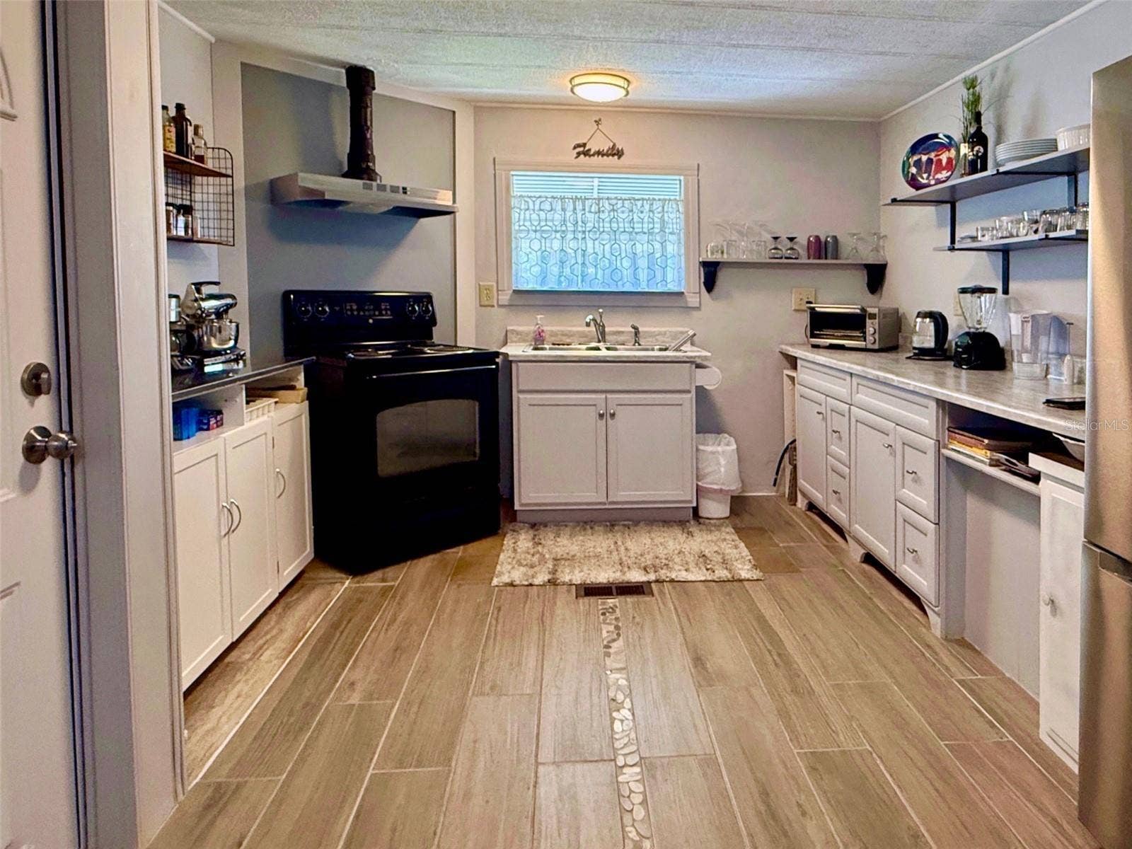 113 W SAINT LUCIA LOOP, Apollo Beach, FL 33572 113 W SAINT LUCIA LOOP, Apollo Beach, FL 33572