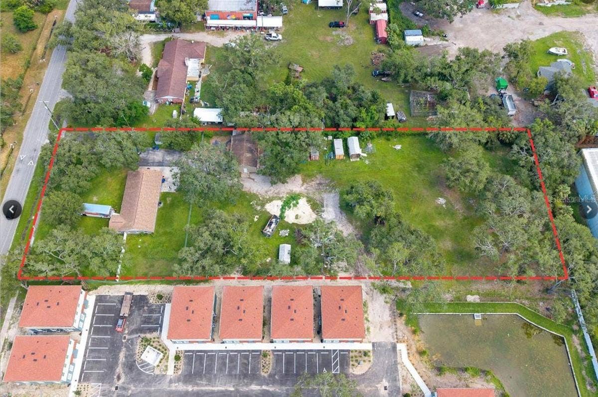 7201 E 21ST AVENUE, Tampa, FL 33619 7201 E 21ST AVENUE, Tampa, FL 33619