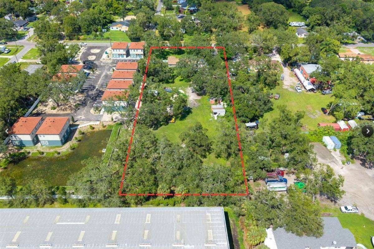 7201 E 21ST AVENUE, Tampa, FL 33619 7201 E 21ST AVENUE, Tampa, FL 33619