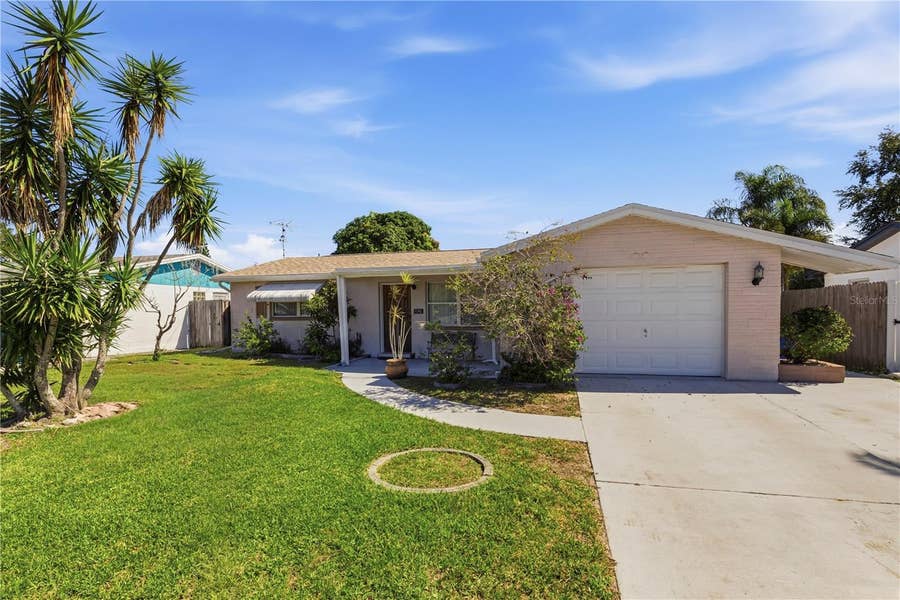 Property photo for 1042 VIKING DRIVE, Holiday, FL