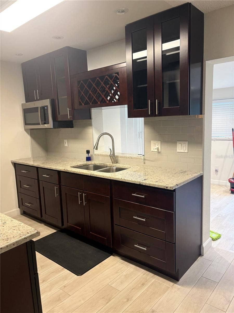 14116 VILLAGE TERRACE DRIVE, Tampa, FL 33625 Kitchen