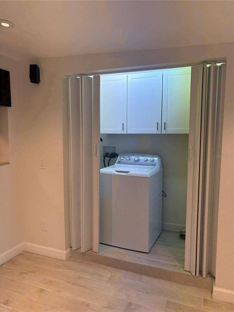 14116 VILLAGE TERRACE DRIVE, Tampa, FL 33625 Laundry closet