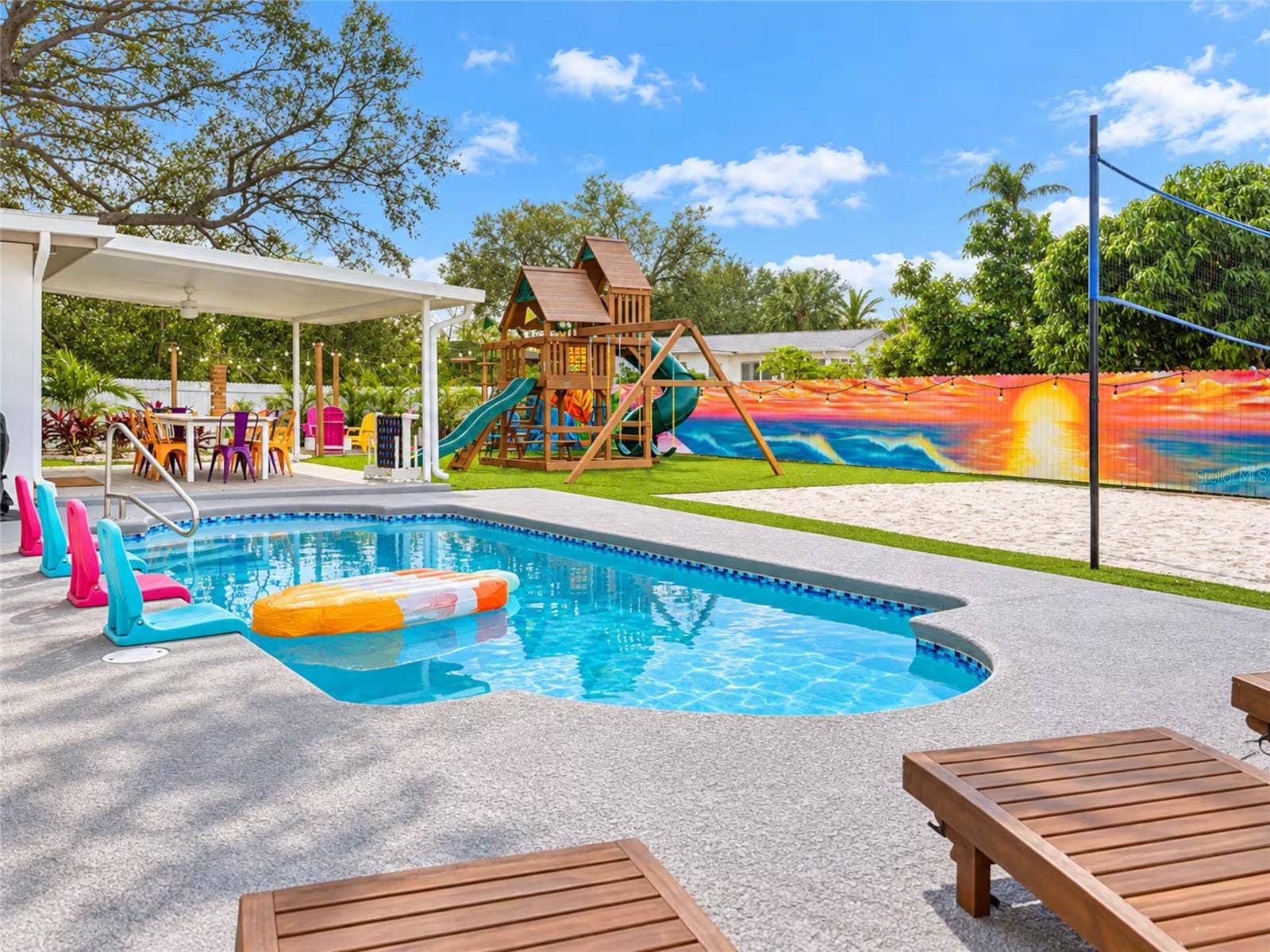 100 GATEWOOD DRIVE, Largo, FL 33770 100 GATEWOOD DRIVE, Largo, FL 33770