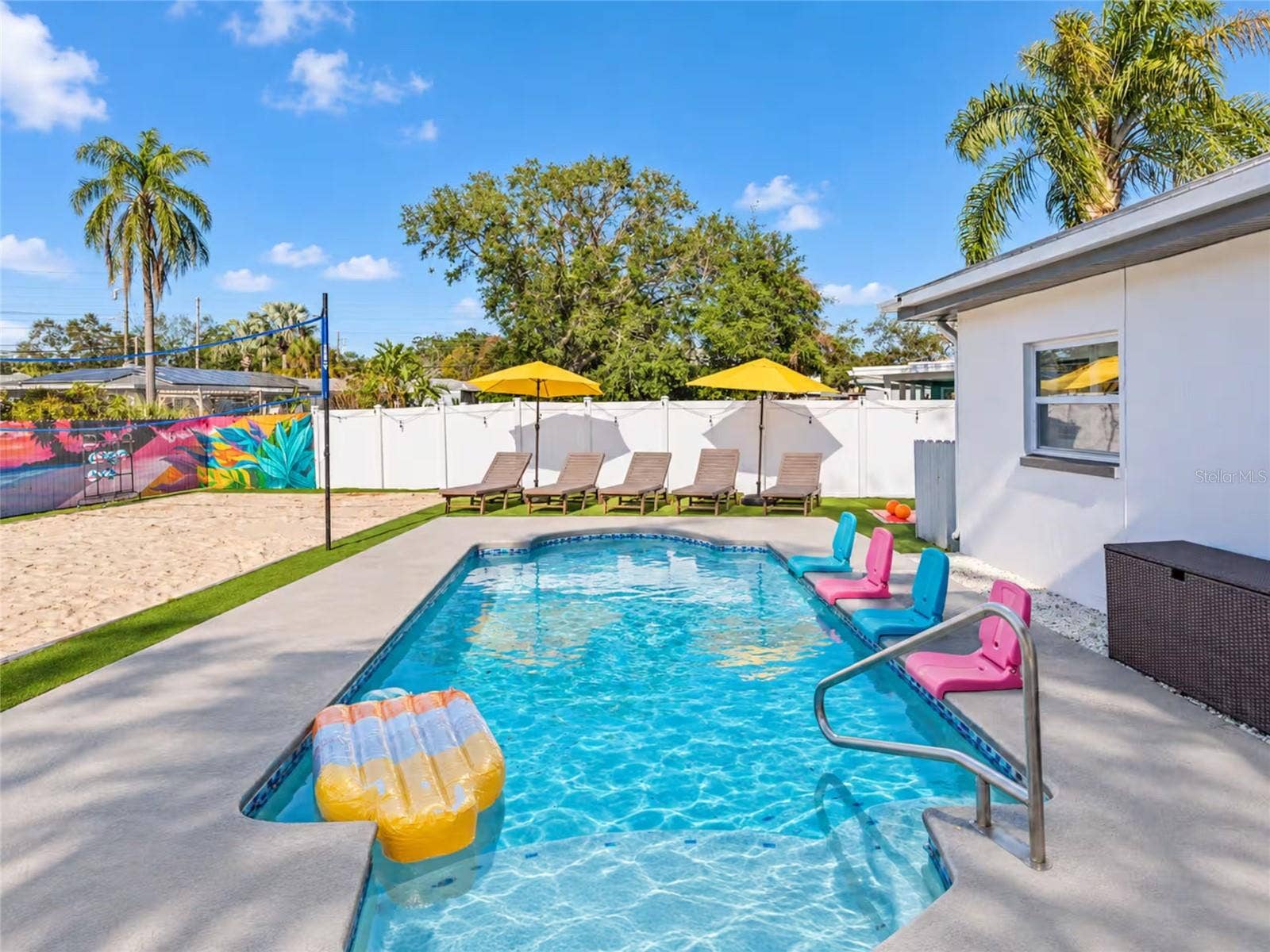 100 GATEWOOD DRIVE, Largo, FL 33770 100 GATEWOOD DRIVE, Largo, FL 33770