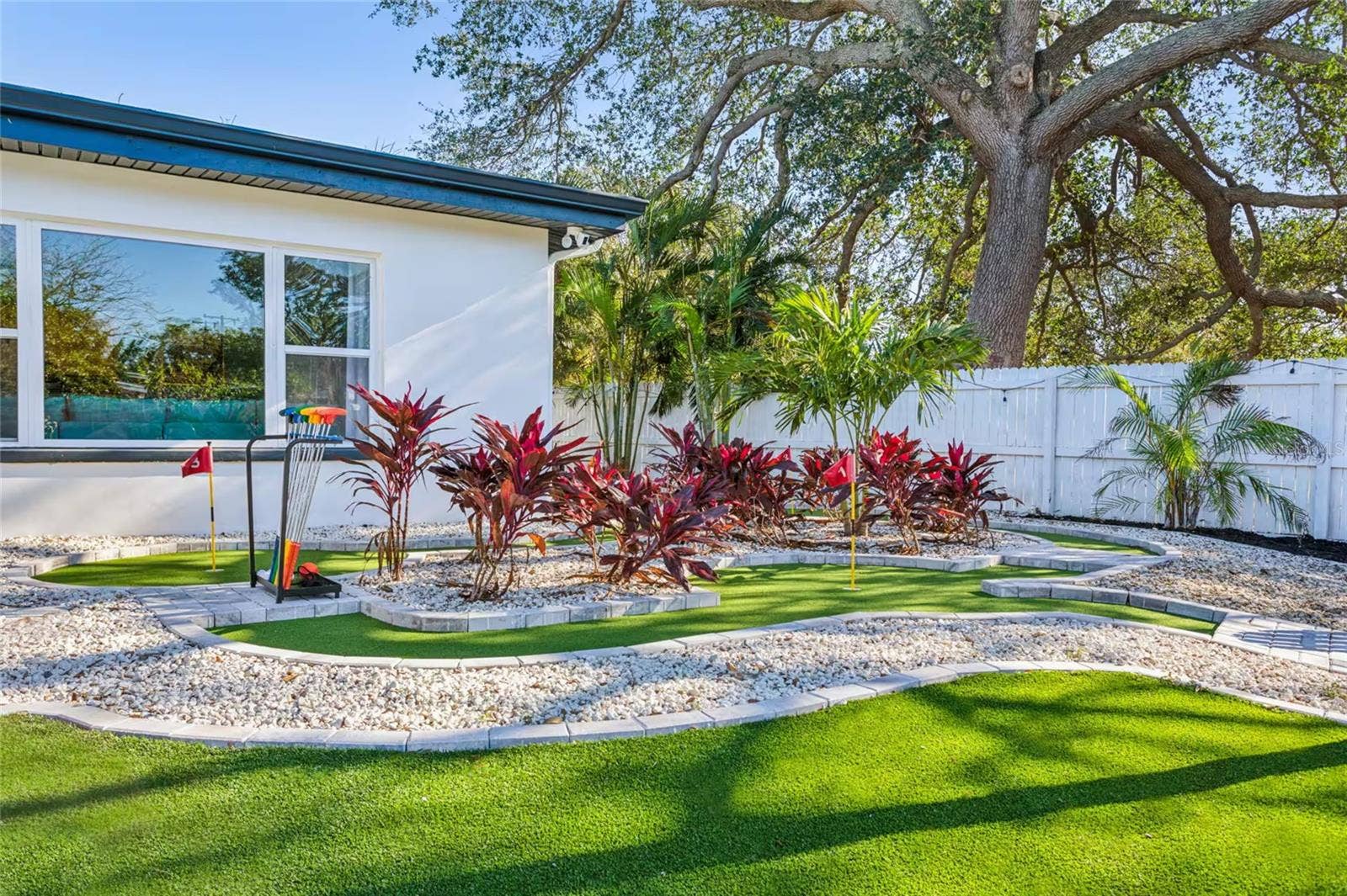100 GATEWOOD DRIVE, Largo, FL 33770 100 GATEWOOD DRIVE, Largo, FL 33770