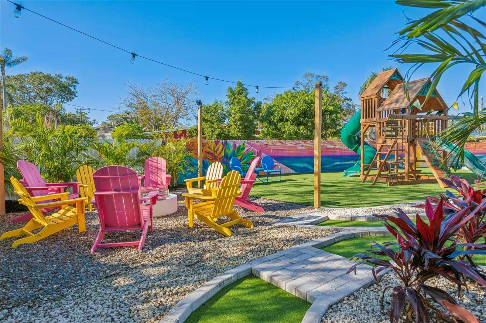 100 GATEWOOD DRIVE, Largo, FL 33770 100 GATEWOOD DRIVE, Largo, FL 33770