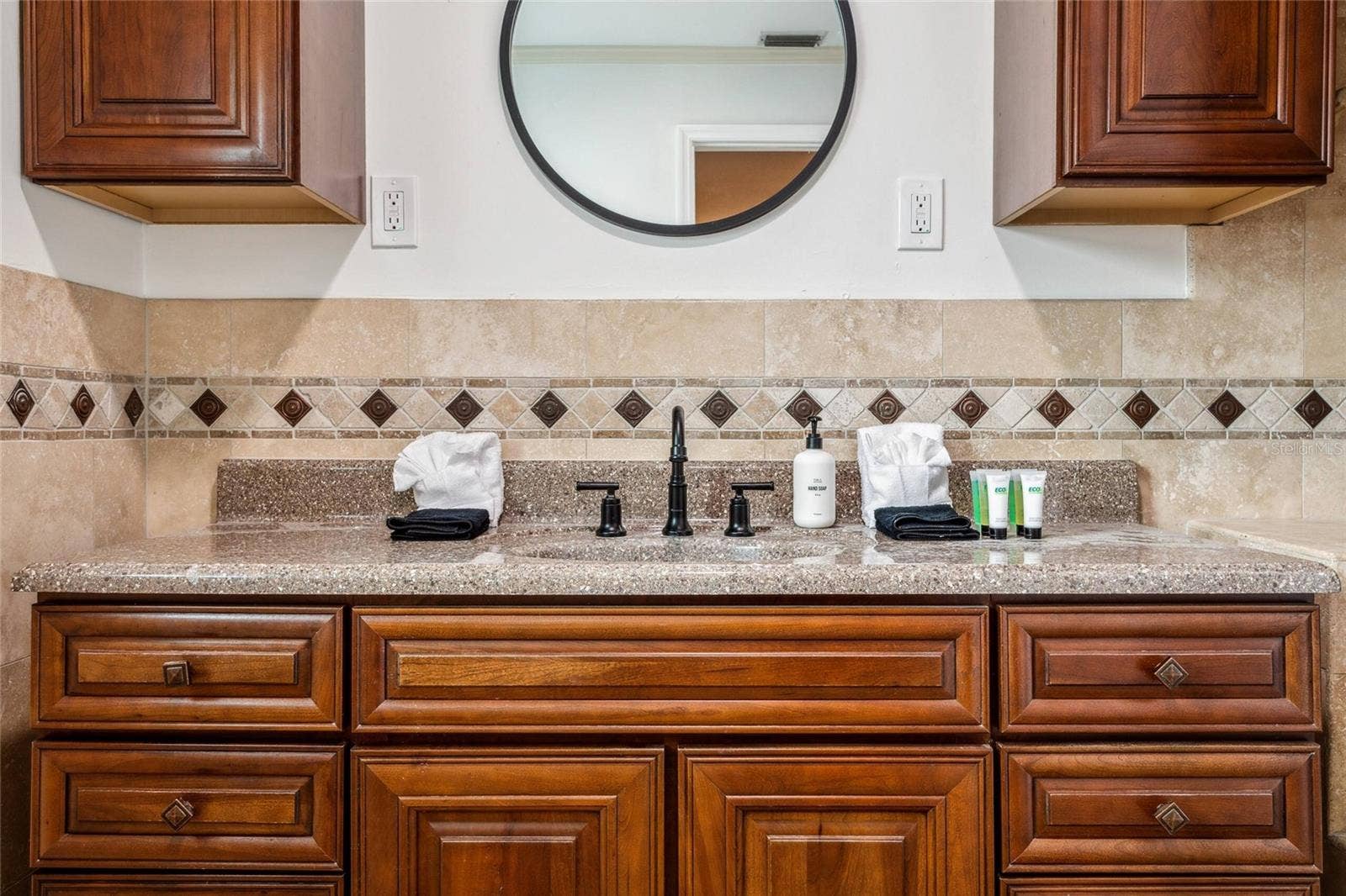 11668 83RD AVENUE, Seminole, FL 33772 11668 83RD AVENUE, Seminole, FL 33772