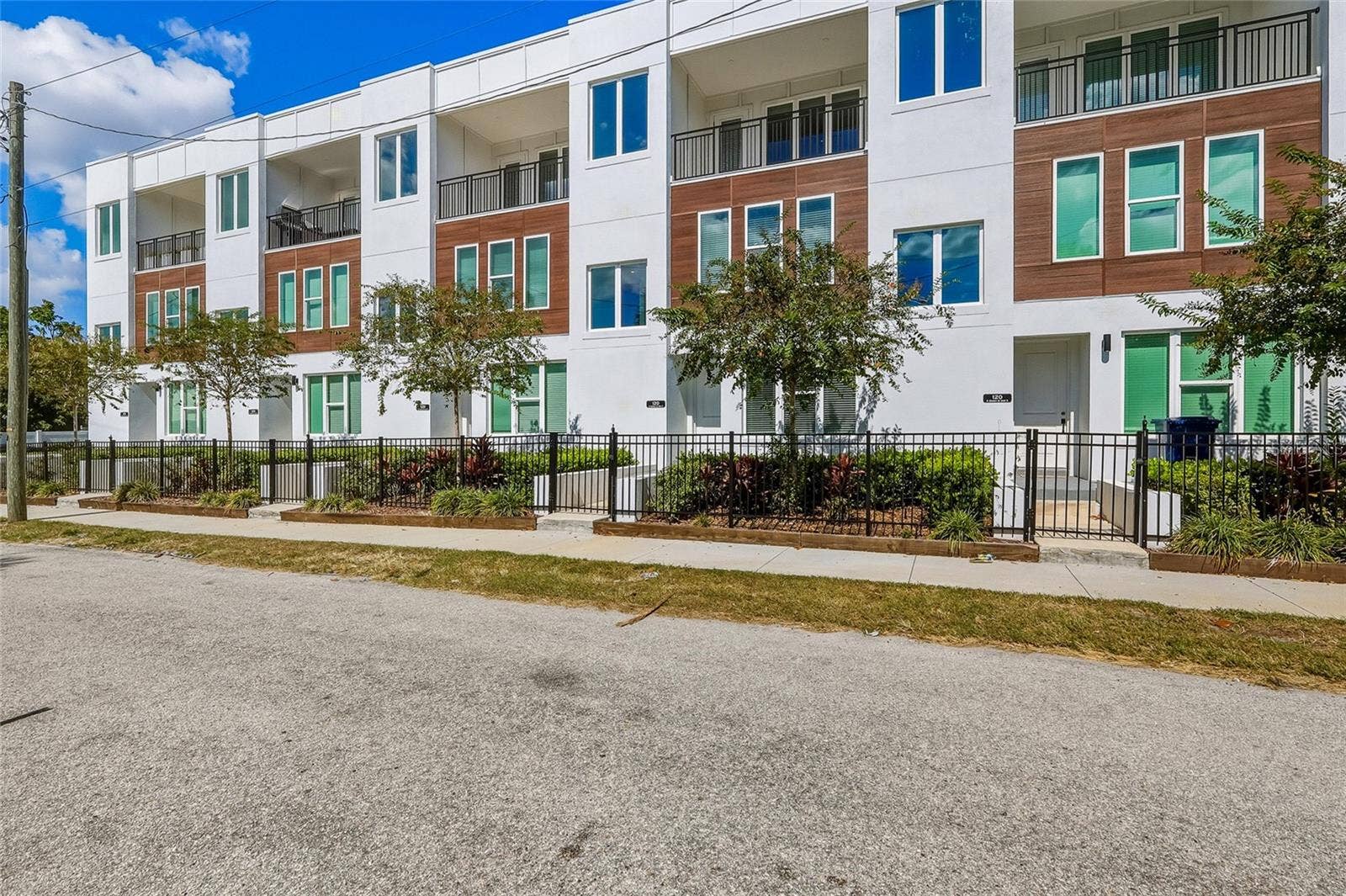120 E GLADYS STREET, #5, Tampa, FL 33602 120 E GLADYS STREET, #5, Tampa, FL 33602