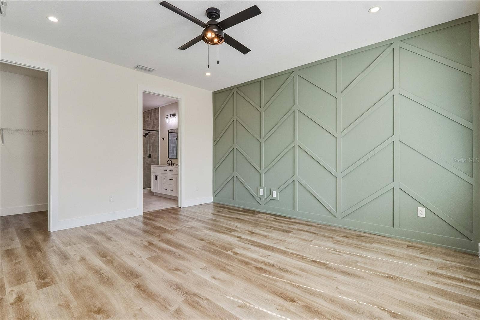 120 E GLADYS STREET, #5, Tampa, FL 33602 120 E GLADYS STREET, #5, Tampa, FL 33602