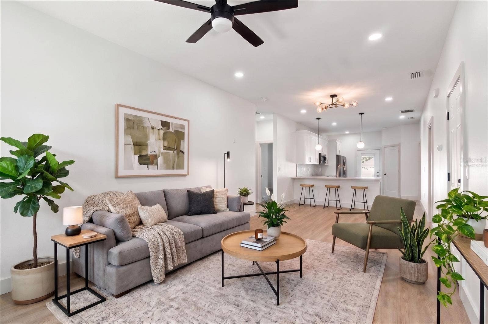 8514 N 12TH STREET, Tampa, FL 33604 virtually staged living room