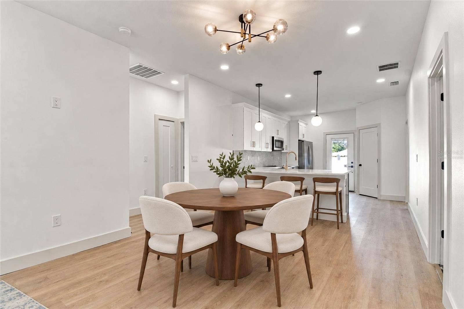 8514 N 12TH STREET, Tampa, FL 33604 virtually staged dining room