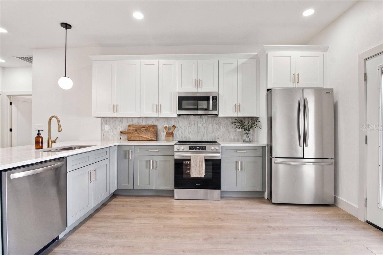 8514 N 12TH STREET, Tampa, FL 33604 virtually staged kitchen