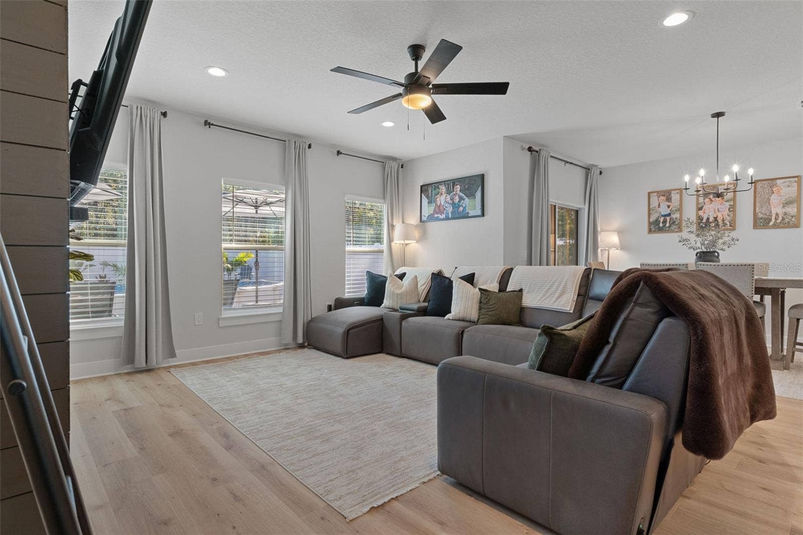 16204 MALDEN ROAD, Weeki Wachee, FL 34614 Living Room
