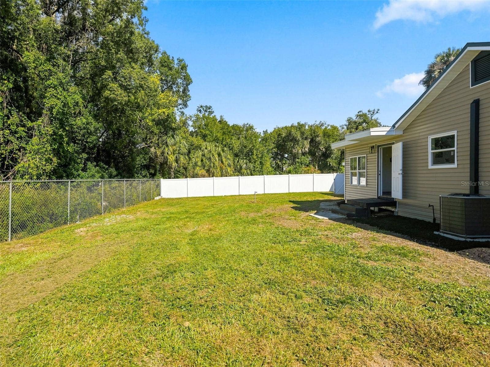318 NE 4TH STREET, Webster, FL 33597 318 NE 4TH STREET, Webster, FL 33597
