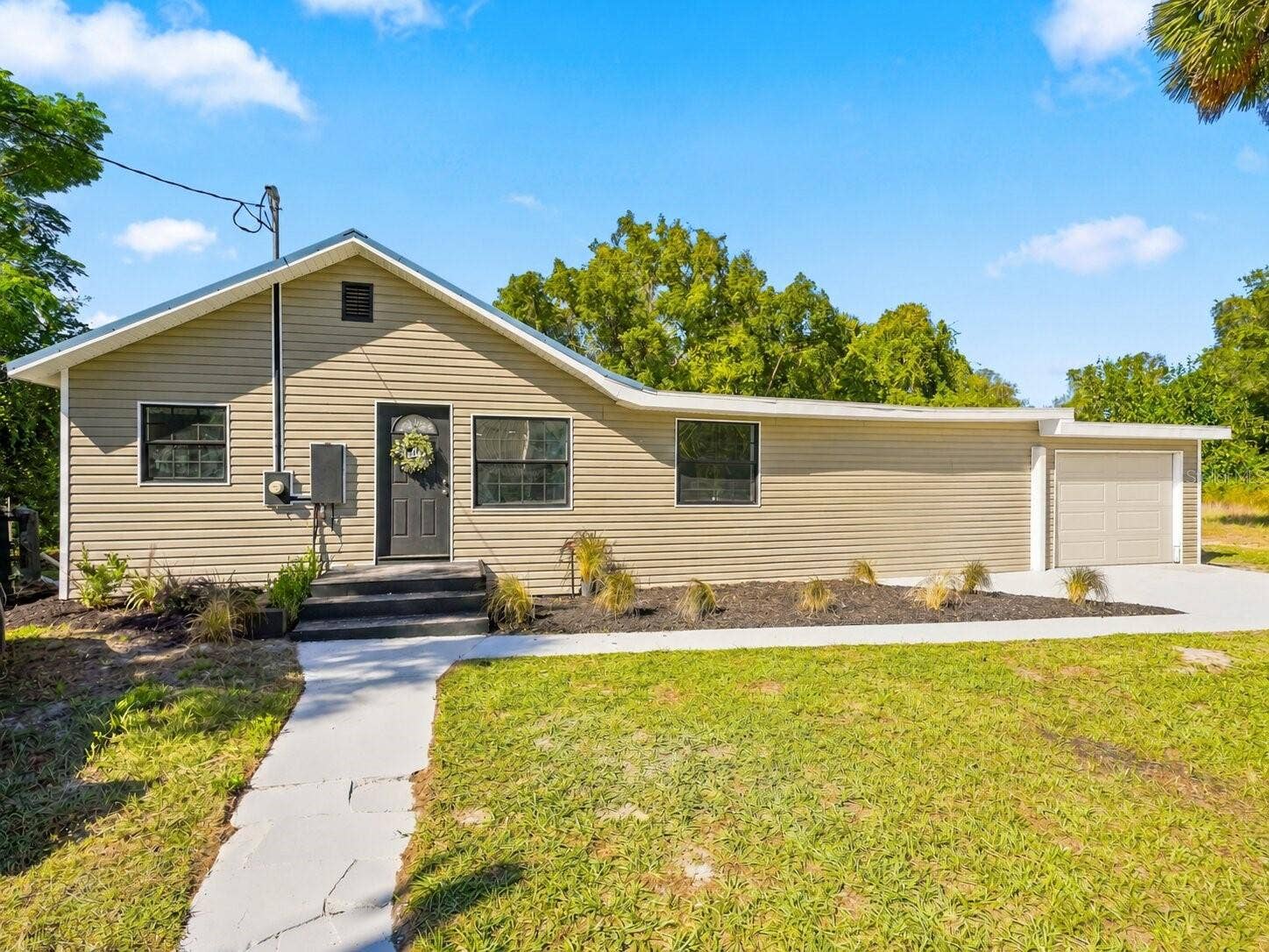 318 NE 4TH STREET, Webster, FL 33597 318 NE 4TH STREET, Webster, FL 33597