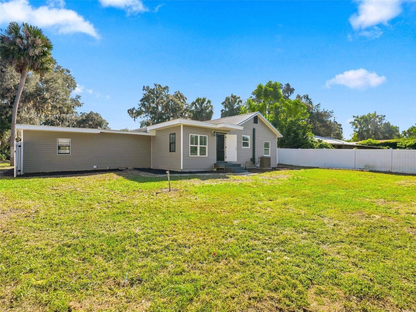 318 NE 4TH STREET, Webster, FL 33597 318 NE 4TH STREET, Webster, FL 33597