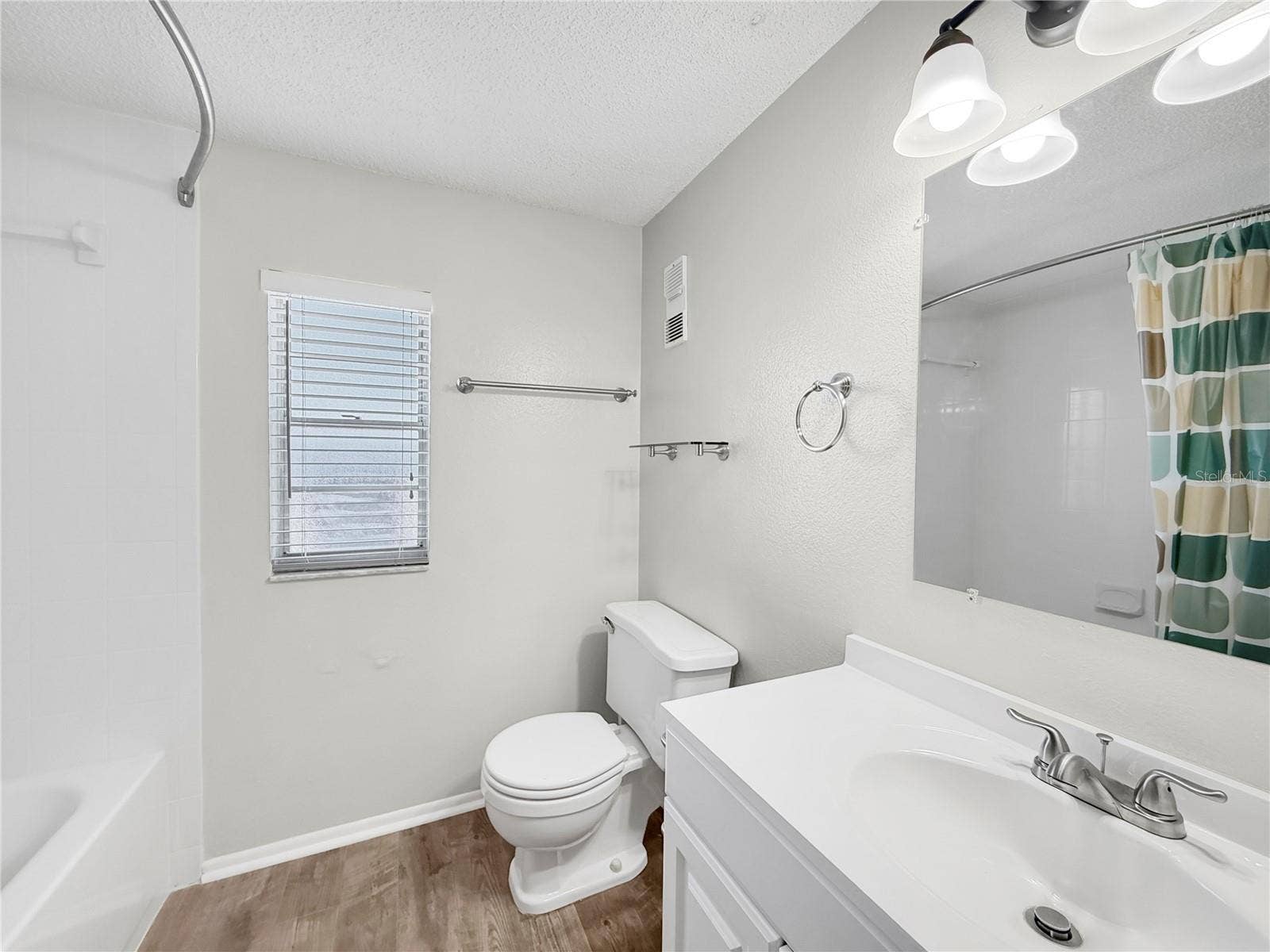 1127 KING ARTHUR COURT, #309, Dunedin, FL 34698 Hall Bathroom