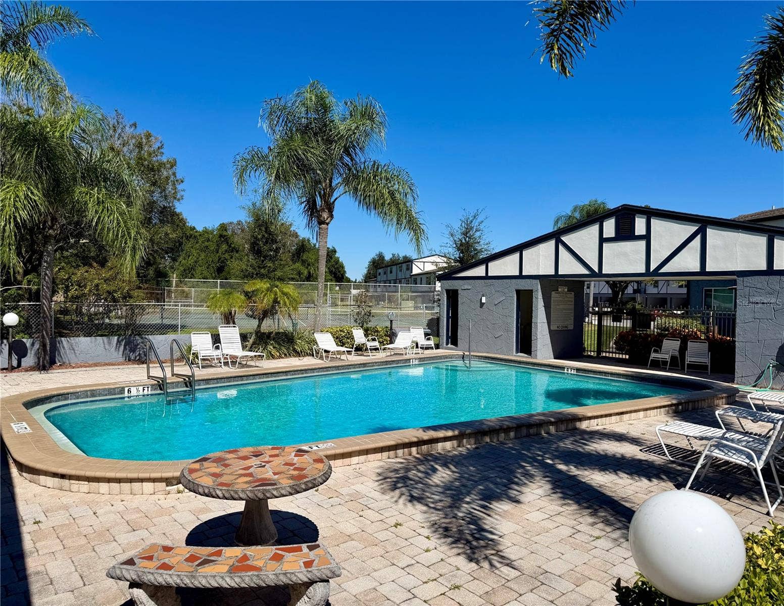 1127 KING ARTHUR COURT, #309, Dunedin, FL 34698 1127 KING ARTHUR COURT, #309, Dunedin, FL 34698